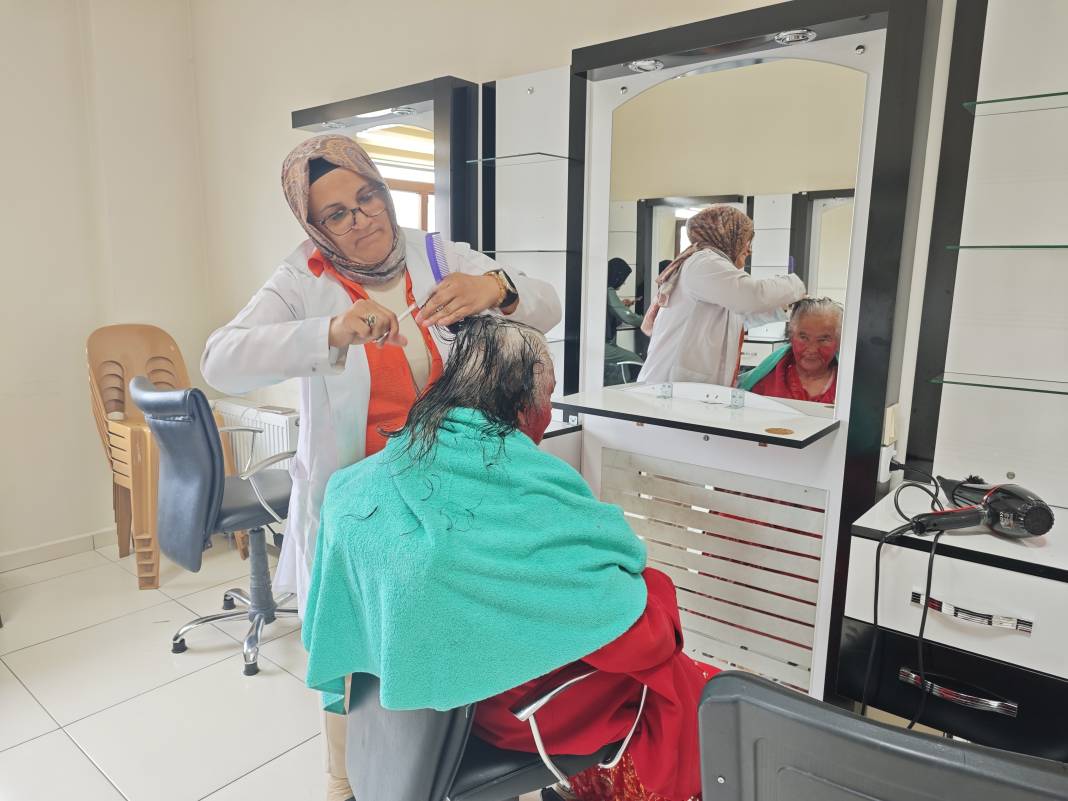 Kırmızı bir hayatın ünlü kahramanına Konya’da yüz güldüren dokunuş 18